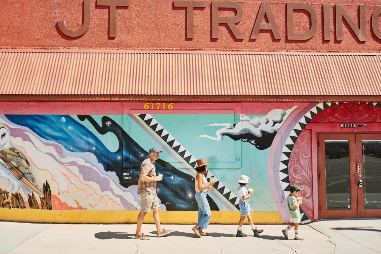 ホテル Field Station Joshua Tree ユッカ・バレー エクステリア 写真